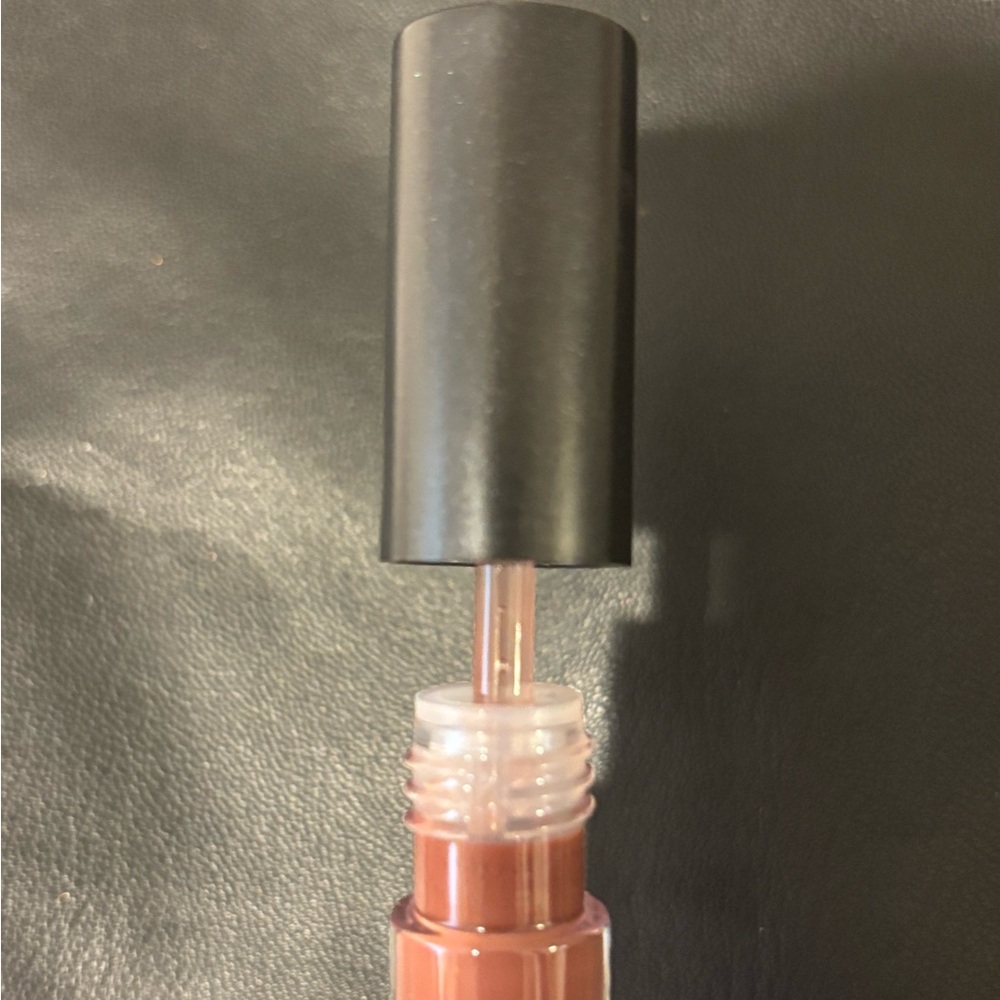 MAC Cosmetics Lipglass- Bittersweet - Picture 4 of 4